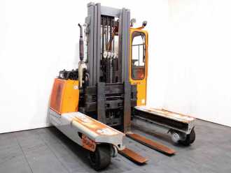 Used Forklift Truck HUBTEX DQ 45 D DIESEL VIERWEGESTAPLER (12828668) backdrop
