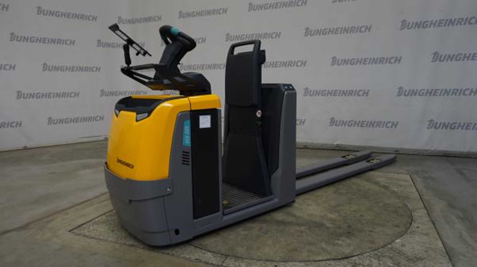 Used Forklift Truck JUNGHEINRICH ECE 225 HP 240-54 ELEKTRO NIEDERHUBWAGENFAHRERSTAND (12773275)