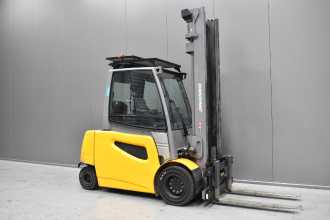 Used Forklift Truck JUNGHEINRICH EFG 550 s /58982/ ELEKTRO VIERRADFRONTSTAPLER (13071177) backdrop