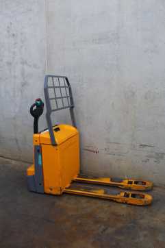 Used Forklift Truck JUNGHEINRICH EJE 222 ELEKTRO NIEDERHUBWAGENSEMIELEKTRISCH (13071082)