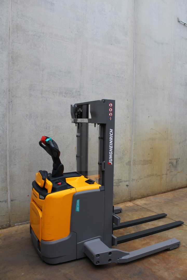 Used Forklift Truck JUNGHEINRICH ERC 214b 290 ZT ELEKTRO HOCHHUBWAGENDEICHSEL (13071081)