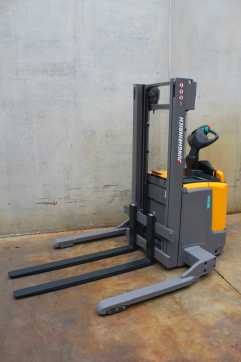 Used Forklift Truck JUNGHEINRICH ERC 214b 290 ZT ELEKTRO HOCHHUBWAGENDEICHSEL (13071081)