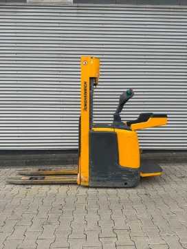 Used Forklift Truck JUNGHEINRICH ERC214 ELEKTRO HOCHHUBWAGENDEICHSEL (13066572) backdrop