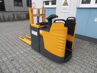 Used Forklift Truck JUNGHEINRICH ERD 220 - 2 Meter Hubhöhe - feste Plattform ELEKTRO HOCHHUBWAGENDEICHSEL (13064901)