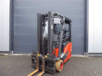 Used Forklift Truck LINDE E20PH-02 ELEKTRO VIERRADFRONTSTAPLER (13075057) backdrop