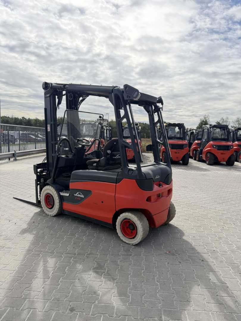 Used Forklift Truck LINDE E25RL-01 DIESEL VIERRADFRONTSTAPLER (13067157)
