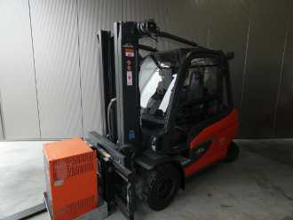 Used Forklift Truck LINDE E35L-01/1252 ELEKTRO VIERRADFRONTSTAPLER (13076056) backdrop
