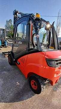 Used Forklift Truck LINDE H25D-02@600 DIESEL VIERRADFRONTSTAPLER (13028919) backdrop