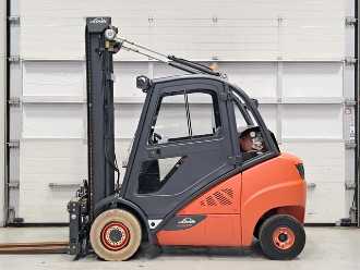 Used Forklift Truck LINDE H30TCNG-02 GAS VIERRADFRONTSTAPLER (12833610)