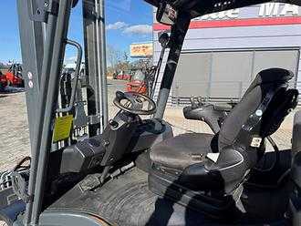 Used Forklift Truck LINDE H50D-02 Triplex, fork positioner, side shift, heated seat DIESEL VIERRADFRONTSTAPLER (12796861)