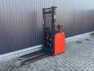 Used Forklift Truck LINDE L14 ELEKTRO HOCHHUBWAGENDEICHSEL (13075958) backdrop