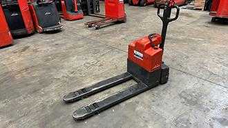 Used Forklift Truck LINDE MT 15 ELEKTRO NIEDERHUBWAGENDEICHSEL (13076200) backdrop