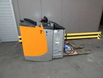 Used Forklift Truck STILL EXU-S22 ELEKTRO HOCHHUBWAGENFAHRERSTAND (13076055) backdrop