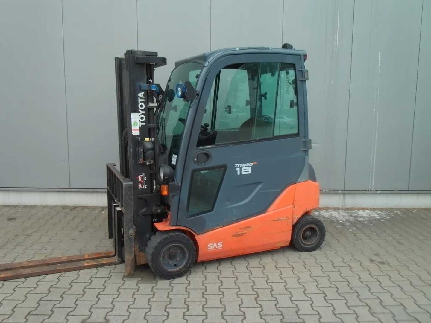 Used Forklift Truck TOYOTA 8 FBMT 18 ELEKTRO VIERRADFRONTSTAPLER (13076415)
