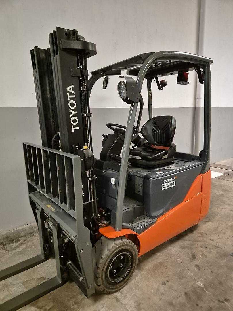 Used Forklift Truck TOYOTA 8FBE20T ELEKTRO DREIRADFRONTSTAPLER (13025283)