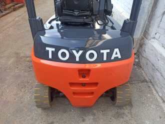 Used Forklift Truck TOYOTA 8FBM18T ELEKTRO VIERRADFRONTSTAPLER (13076601)
