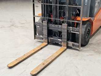 Used Forklift Truck TOYOTA 8FBMKT25 ELEKTRO VIERRADFRONTSTAPLER (13058626)