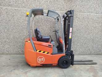 Carretilla elevadora segunda mano BT C3E150 ELEKTRO DREIRADFRONTSTAPLER (13068591)