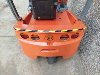Carretilla elevadora segunda mano BT C3E150 ELEKTRO DREIRADFRONTSTAPLER (13068591)