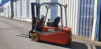 Carretilla elevadora segunda mano BT C3E160 ELEKTRO DREIRADFRONTSTAPLER (12966246) backdrop