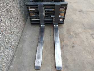 Carretilla elevadora segunda mano BT C3E160 ELEKTRO DREIRADFRONTSTAPLER (13068550)
