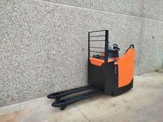 Carretilla elevadora segunda mano BT LPE200 ELEKTRO HOCHHUBWAGENDEICHSEL (13068491)