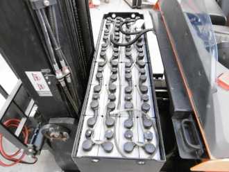 Carretilla elevadora segunda mano BT RRE 160 ELEKTRO SCHUBMASTSTAPLER (13020591)