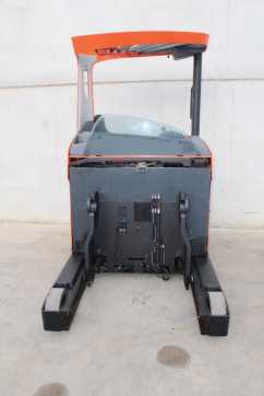 Carretilla elevadora segunda mano BT RRE 160 H ELEKTRO SCHUBMASTSTAPLER (13036867)