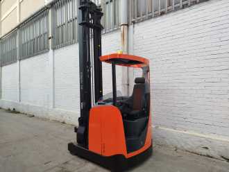 Carretilla elevadora segunda mano BT RRE160E ELEKTRO SCHUBMASTSTAPLER (13030220) backdrop