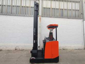 Carretilla elevadora segunda mano BT RRE160E ELEKTRO SCHUBMASTSTAPLER (13030220)