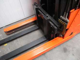 Carretilla elevadora segunda mano BT RWE120 ELEKTRO HOCHHUBWAGENFAHRERSTAND (13059440)