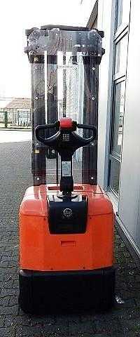 Carretilla elevadora segunda mano BT SPE160 ELEKTRO HOCHHUBWAGENFAHRERSTAND (12064832)