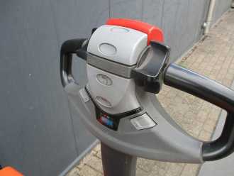 Carretilla elevadora segunda mano BT SWE 080L ELEKTRO HOCHHUBWAGENDEICHSEL (13071587)