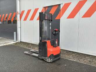 Carretilla elevadora segunda mano BT Toyota SWE120L ELEKTRO HOCHHUBWAGENDEICHSEL (13075302)