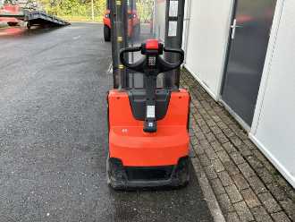 Carretilla elevadora segunda mano BT Toyota SWE120L ELEKTRO HOCHHUBWAGENDEICHSEL (13075302)