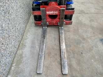 Carretilla elevadora segunda mano BYD ECB16C ELEKTRO DREIRADFRONTSTAPLER (13027392)