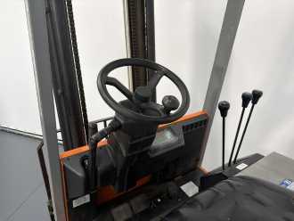 Carretilla elevadora segunda mano CARER R30N ELEKTRO VIERRADFRONTSTAPLER (13076300)
