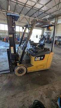 Carretilla elevadora segunda mano CATERPILLAR EP16CPNT ELEKTRO VIERRADFRONTSTAPLER (13055741)