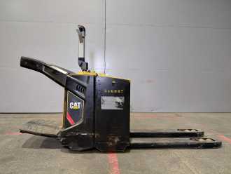 Carretilla elevadora segunda mano CATERPILLAR NPV20N2 ELEKTRO NIEDERHUBWAGENFAHRERSTAND (13048309)