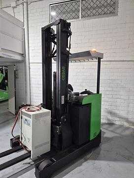Carretilla elevadora segunda mano CESAB R116 ELEKTRO SCHUBMASTSTAPLER (13054160) backdrop