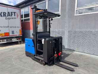 Carretilla elevadora segunda mano CROWN SP3522-1.0 Baujahr 2019/ Hubhöhe 5,13M ELEKTRO HOCHHUBKOMMISSIONIERER (13063516)