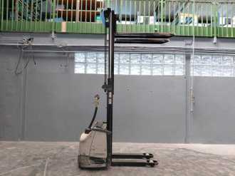 Carretilla elevadora segunda mano CROWN WF3000 1.2 ELEKTRO HOCHHUBWAGENDEICHSEL (12970515)