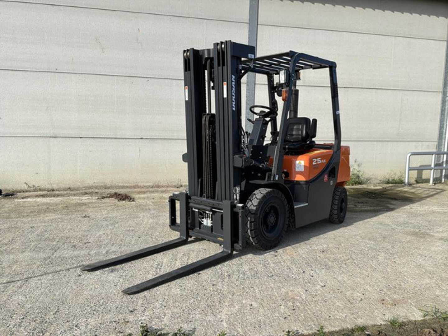 Carretilla elevadora segunda mano DOOSAN D25GP DIESEL VIERRADFRONTSTAPLER (13073391)