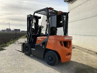 Carretilla elevadora segunda mano DOOSAN D25GP DIESEL VIERRADFRONTSTAPLER (13073391)