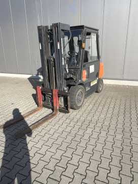 Carretilla elevadora segunda mano DOOSAN D30GP DIESEL VIERRADFRONTSTAPLER (13068244) backdrop