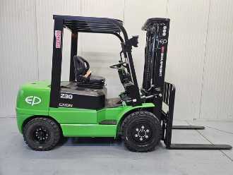 Carretilla elevadora segunda mano EP Vorkheftruck EFXZ-301-H - 4,8M Triplex - Freelift - Sideshift ELEKTRO VIERRADFRONTSTAPLER (13007496)