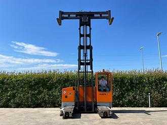 Carretilla elevadora segunda mano HUBTEX MQ35 S2130 ELEKTRO VIERWEGESTAPLER (13054718)