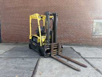 Carretilla elevadora segunda mano HYSTER J2.0XN LWB ELEKTRO VIERRADFRONTSTAPLER (13072163) backdrop