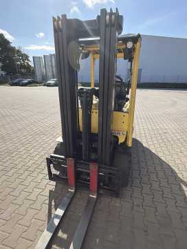Carretilla elevadora segunda mano HYSTER J2.5XN ELEKTRO VIERRADFRONTSTAPLER (13068242)