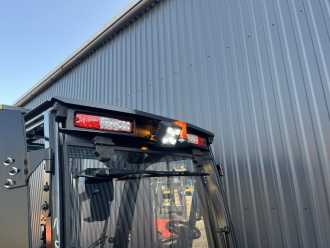 Carretilla elevadora segunda mano HYUNDAI 15BT-9U ELEKTRO DREIRADFRONTSTAPLER (13028742)
